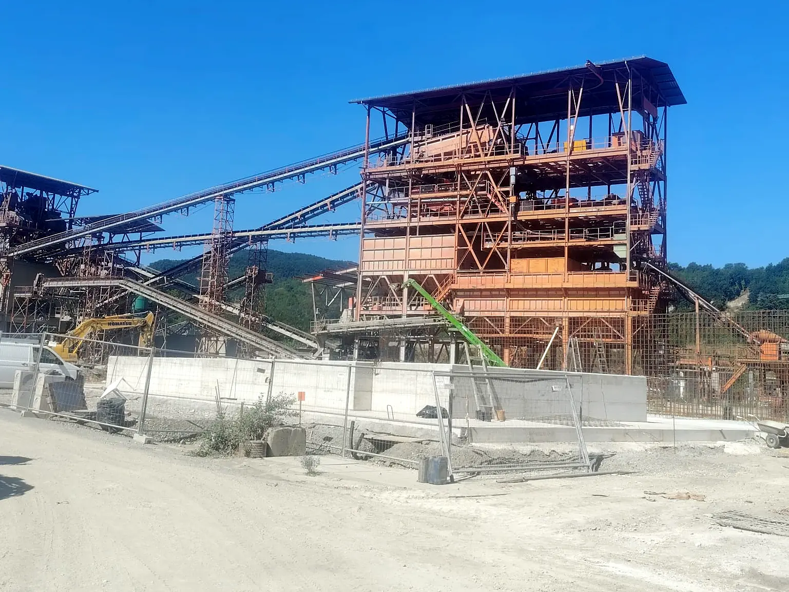 Aggregate production plant