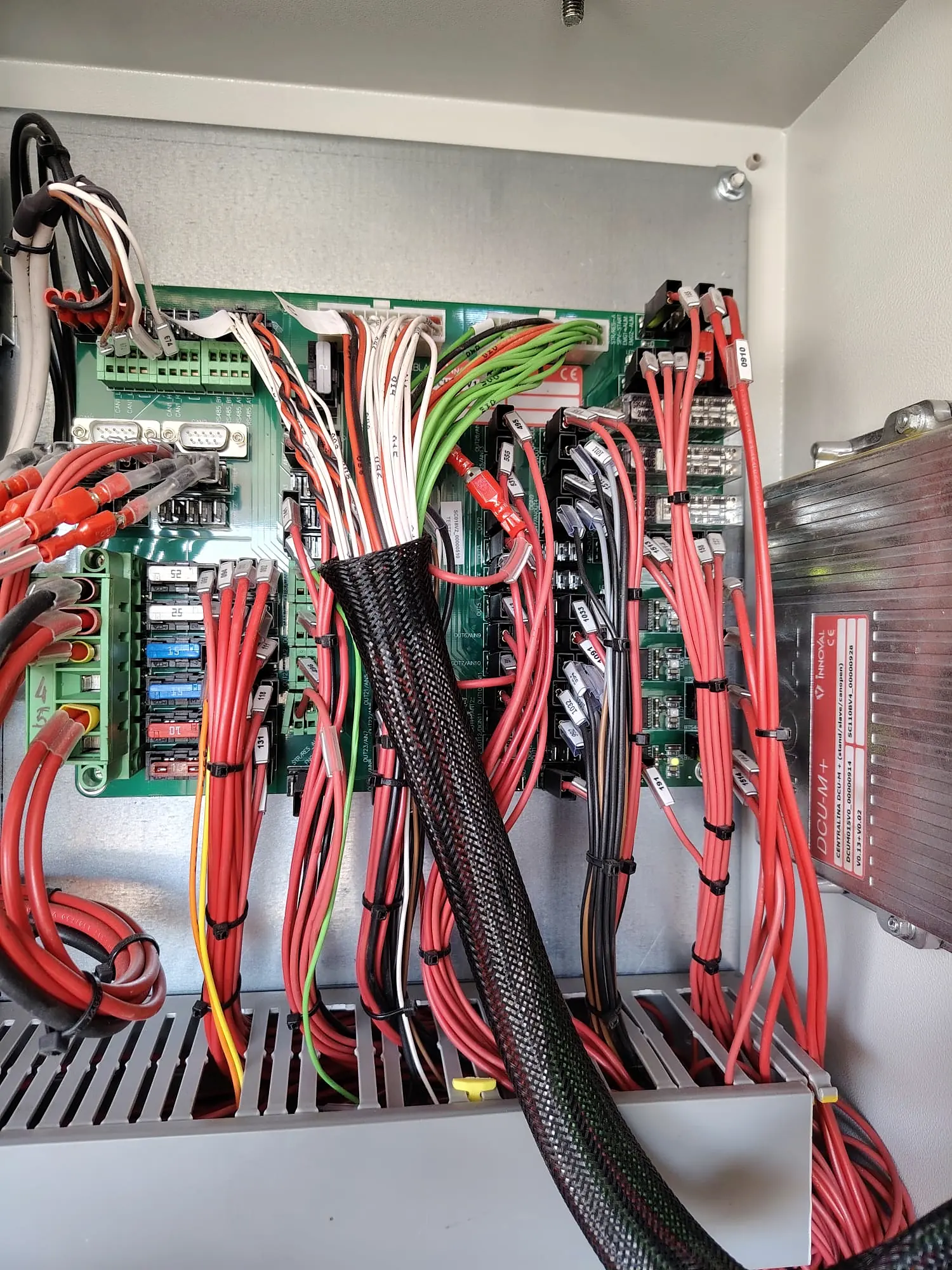 Morsettiere e cablaggi di un quadro elettrico