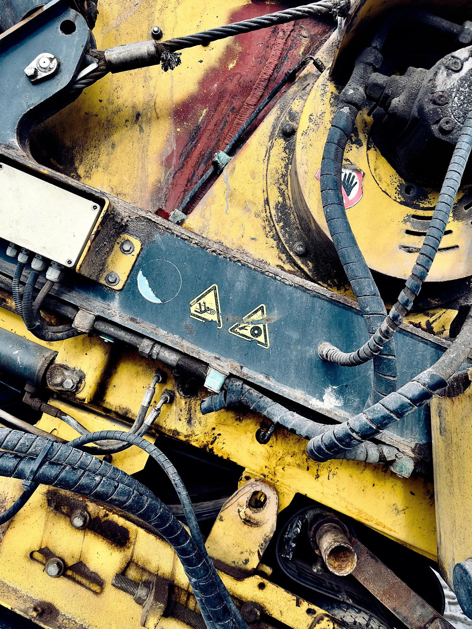 Cablaggi e componenti a bordo macchina